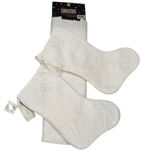 NEW! THE CHRISTMAS SHOPPE White Jaquard Snowflake Tree Skirt and 2 Stockings
